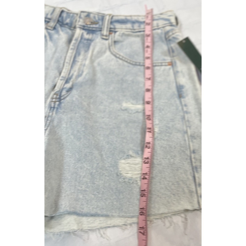 NEW Wild Fable Denim Shorts High Rise Woman's 8 Cut Off Light‎ Wash Distressed - Picture 8 of 14
